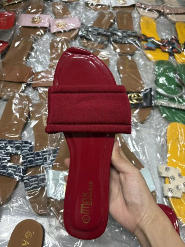 Women's Mixed Slippers Lot | Assorted Styles & Sizes (35-41) | Leftover Stock